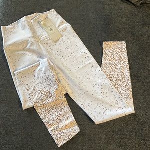 Buffbunny white and gold flaked leggings - NWT